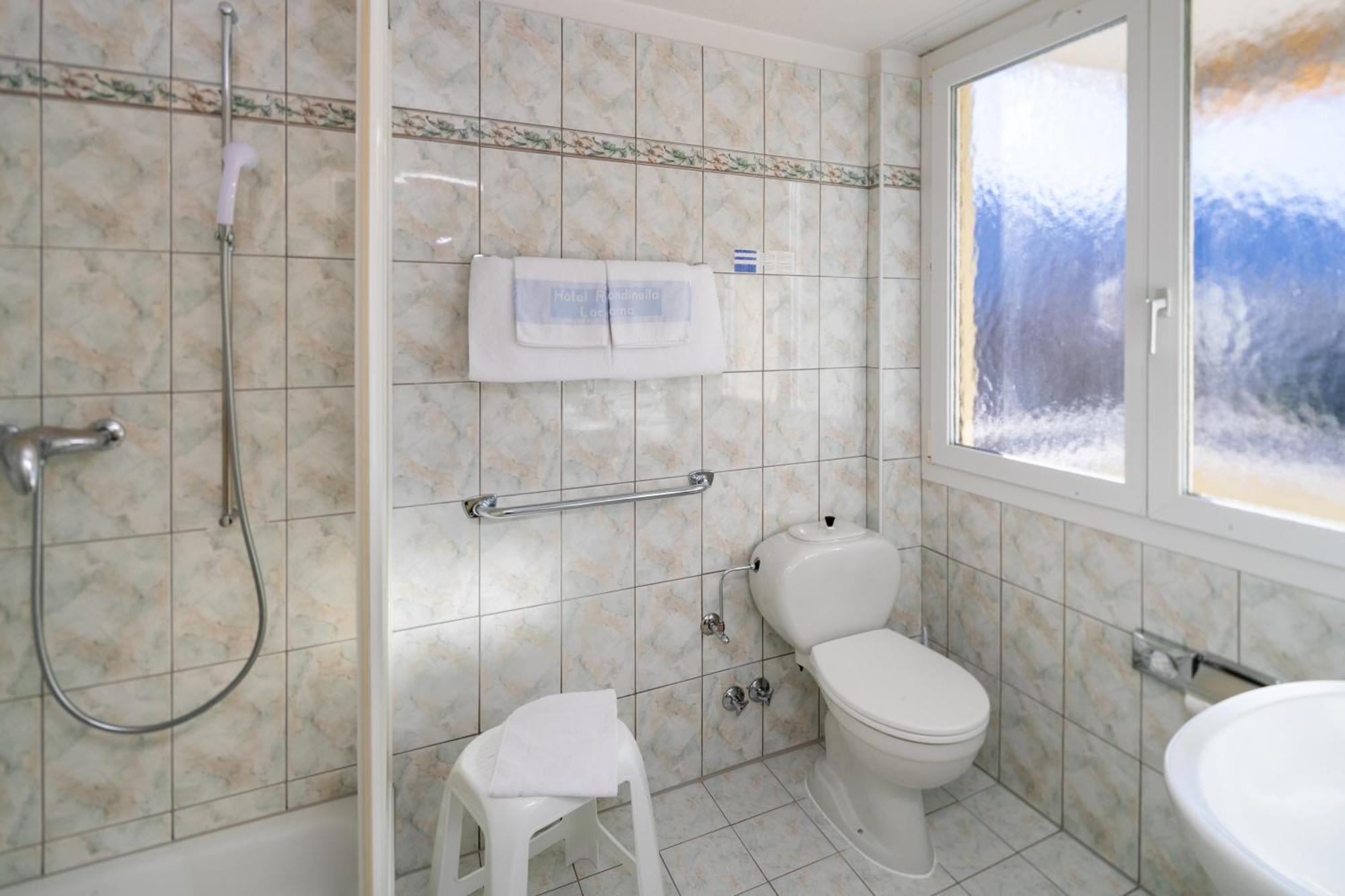 Hotel Rondinella Локарно Екстериор снимка