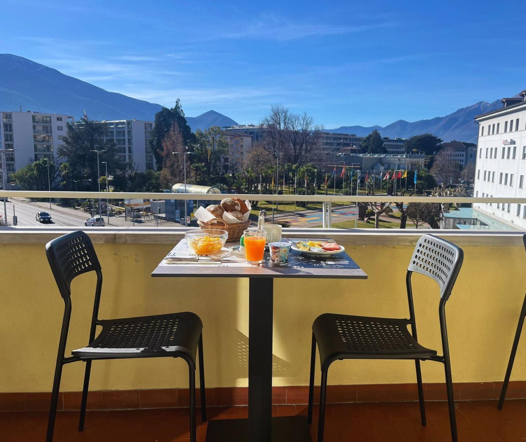 Hotel Rondinella Локарно Екстериор снимка