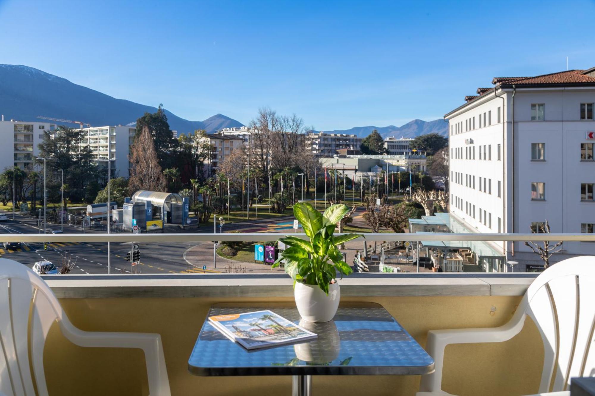 Hotel Rondinella Локарно Екстериор снимка
