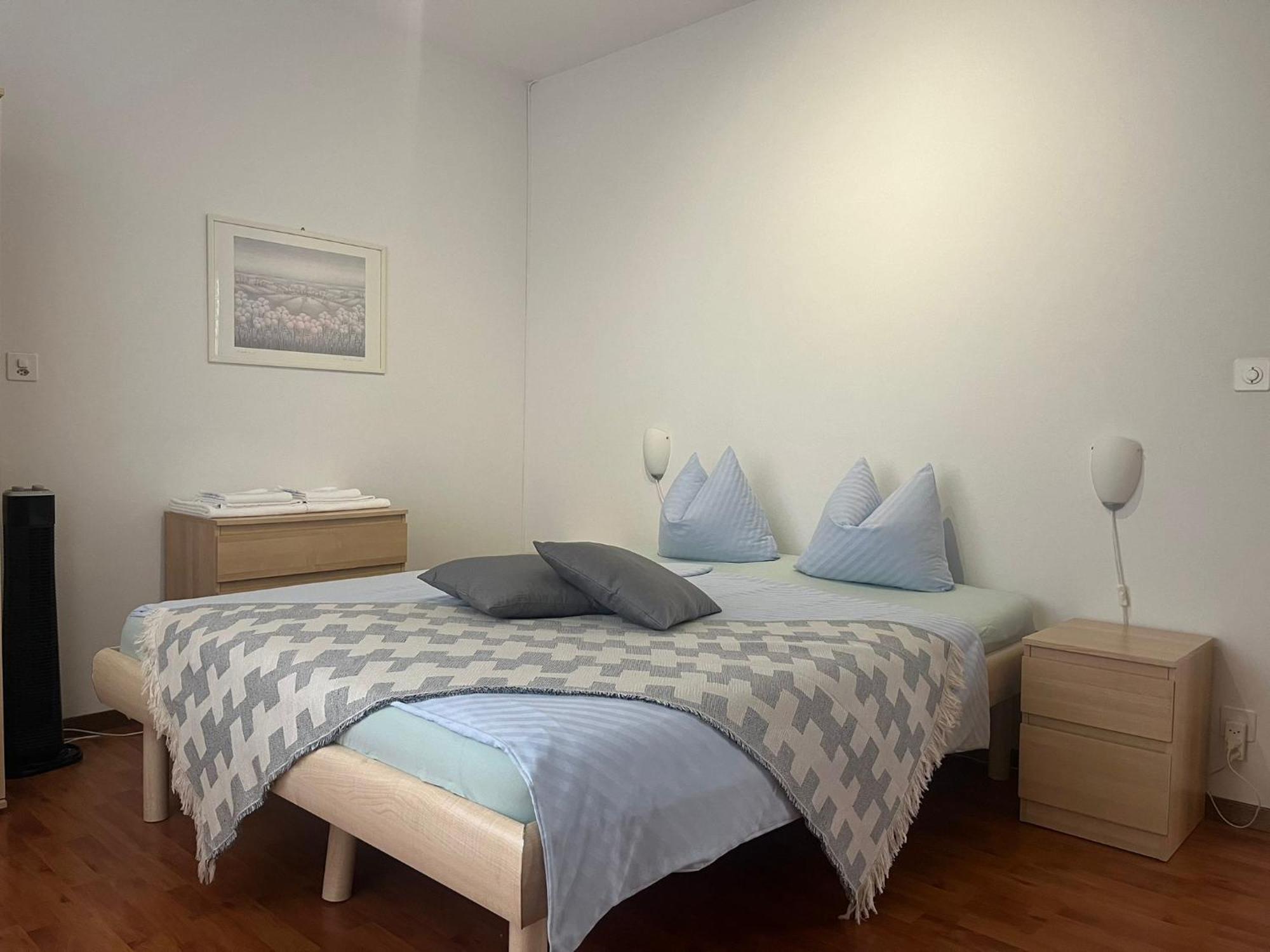 Hotel Rondinella Локарно Стая снимка