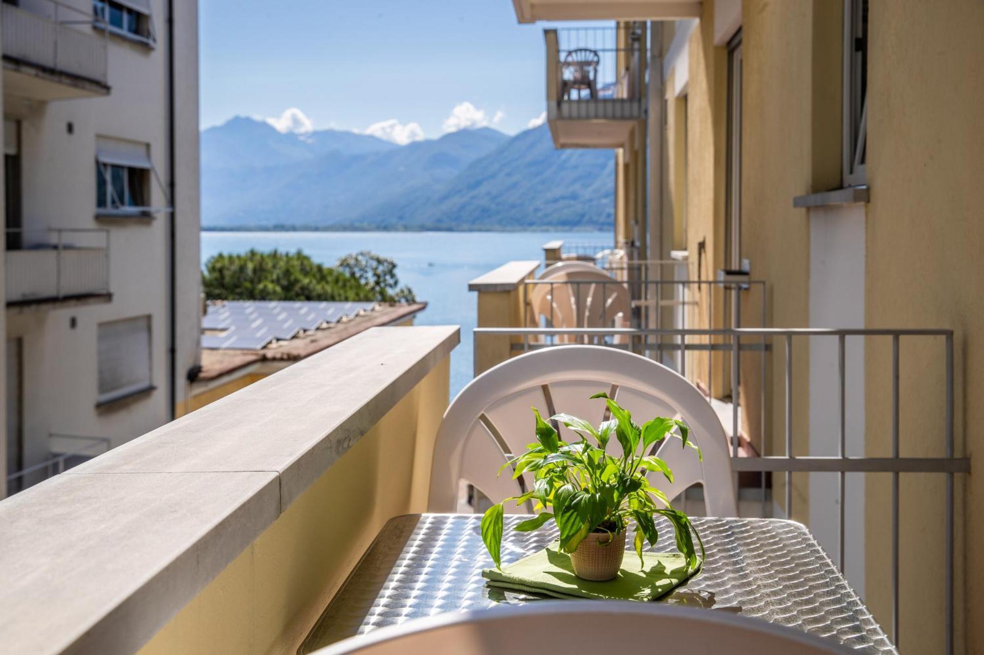 Hotel Rondinella Локарно Екстериор снимка