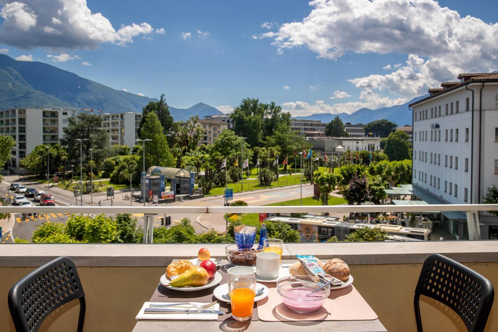 Hotel Rondinella Локарно Екстериор снимка