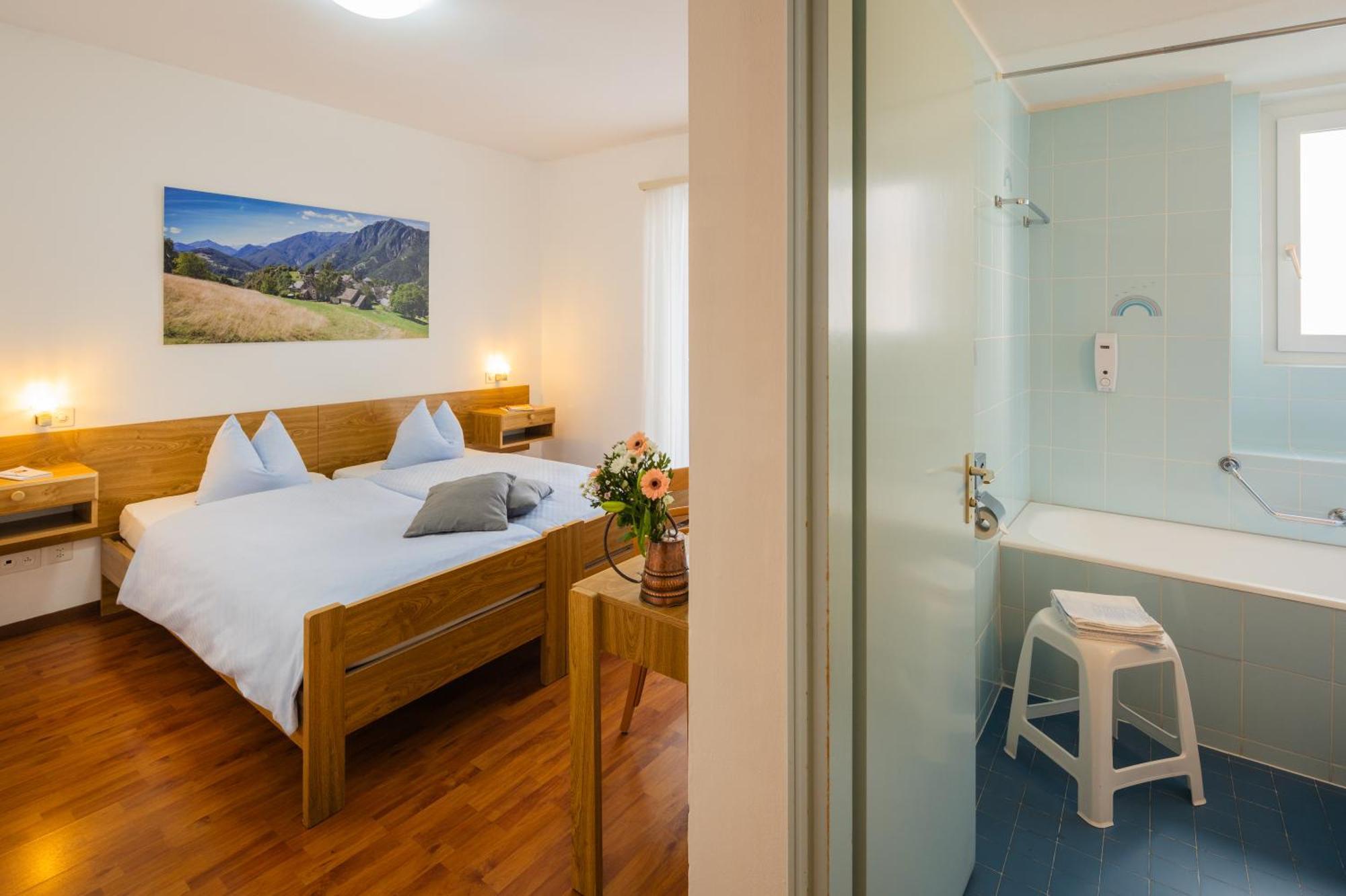 Hotel Rondinella Локарно Екстериор снимка