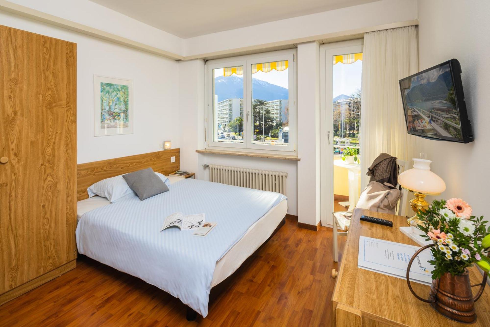 Hotel Rondinella Локарно Екстериор снимка